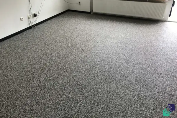 Grindvloer schoonmaken, Strizo vloer reinigen Grindvloer schoonmaken