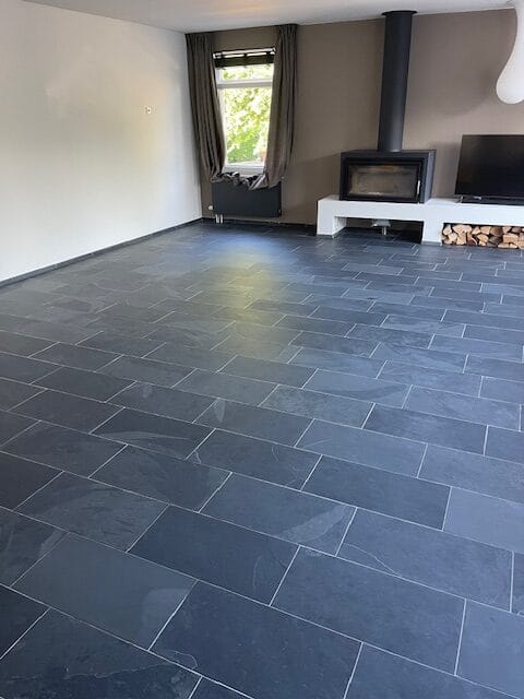 Grindvloer laten schoonmaken